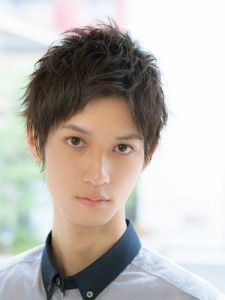 大学生 黒髪 丸顔